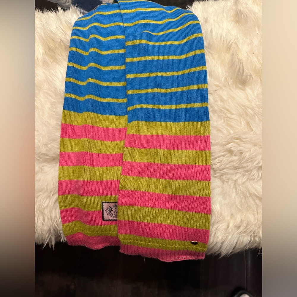 Juicy Couture winter scarf 🧣 never worn!!